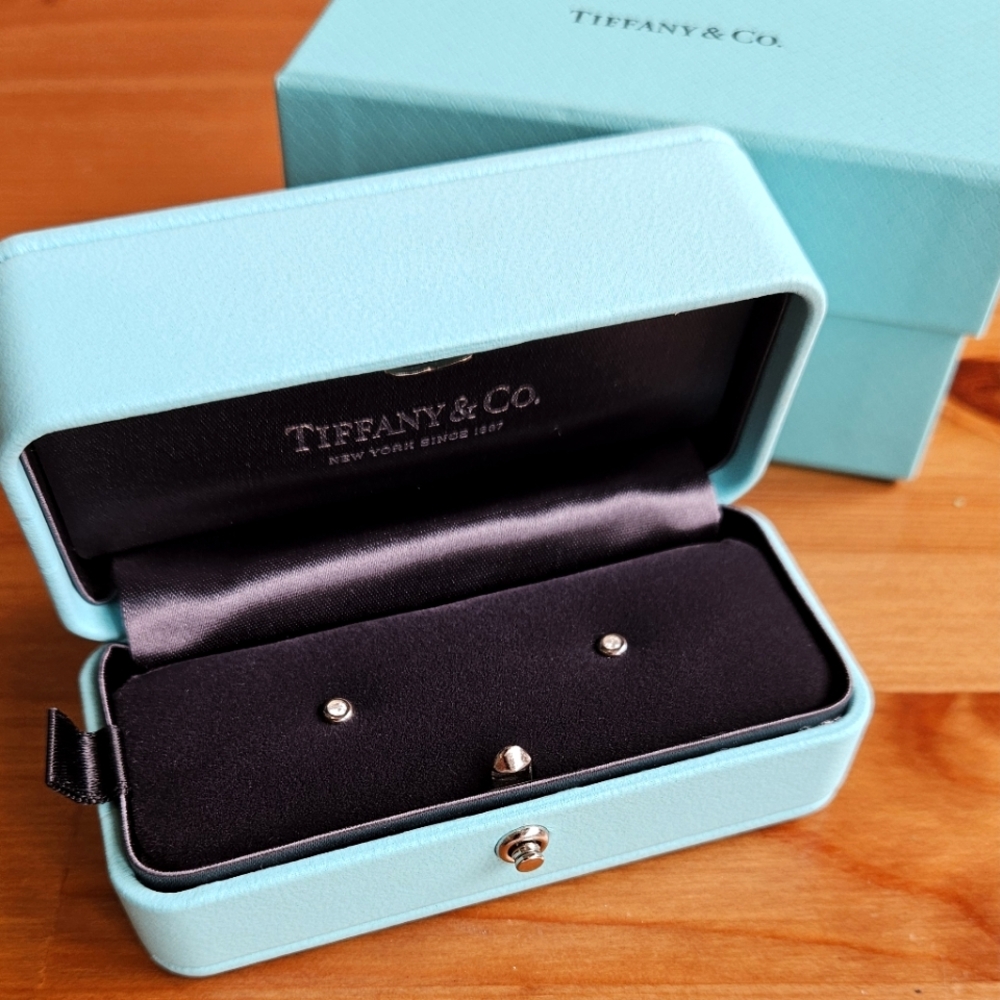 Tiffany & Co. Dismond Stud Earrings